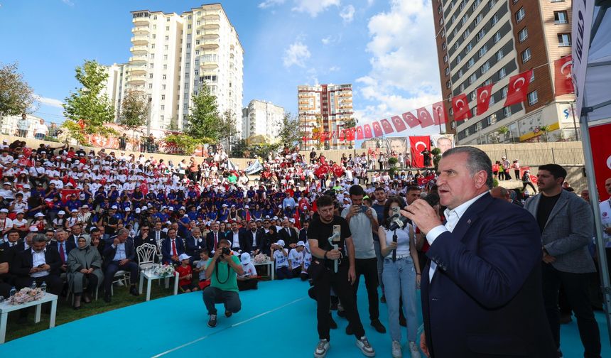 Bakan Bak, Spor tesislerini yakından inceledi