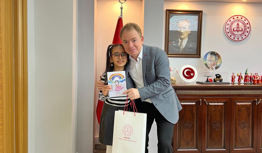 Minik Yazar Demirci, Müdür Gülşen’i ziyaret etti