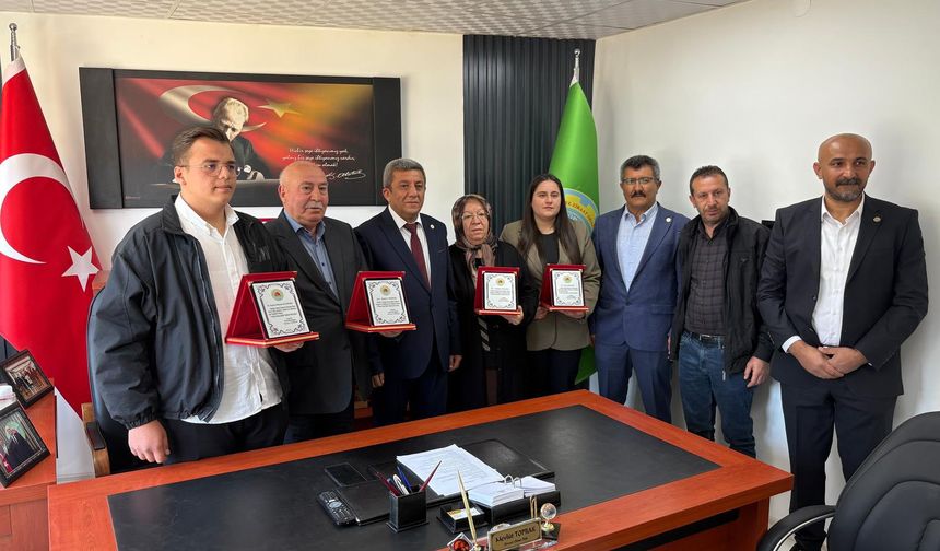 Kırşehir’de en yaşlı ve en genç çiftçilere plaket verildi
