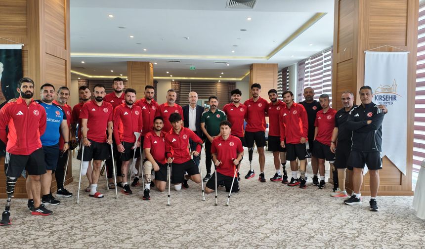 Başkan Ekicioğlu’ndan Ampute Milli takımına ziyaret