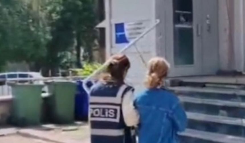 Halk otobüsünde bulduğu altın kolyeyi alan şüpheli yakalandı