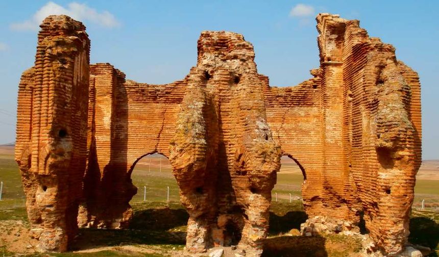 Kırşehir’de ilk köy kilisesi: Üçayak Kilisesi
