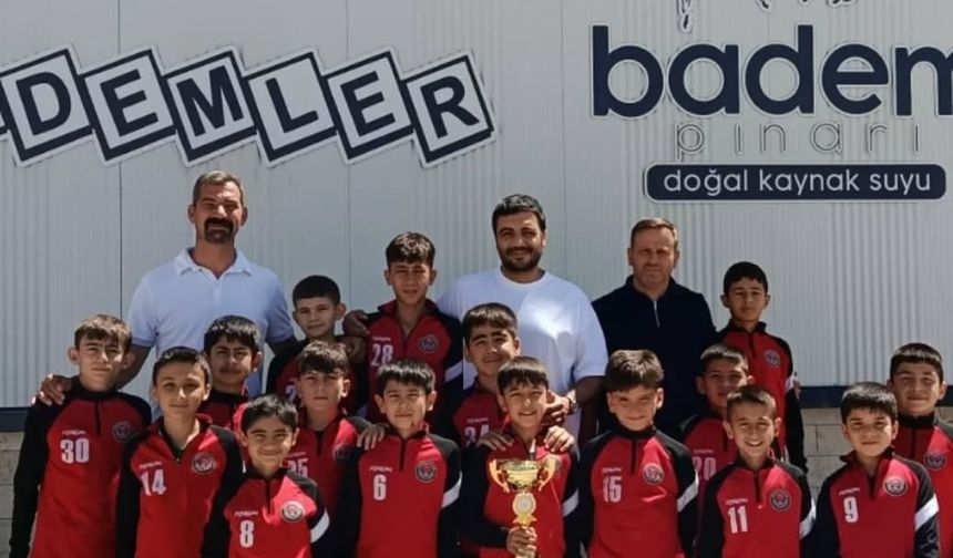 Mucurgücüspor U12 takımı teşekkür ziyaretlerine başladı