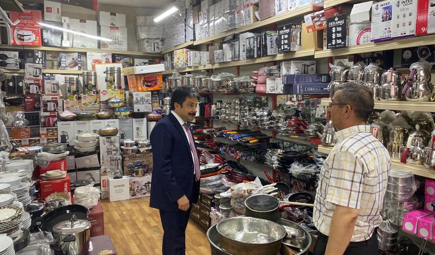 Vali Demiryürek, Uzun Çarşı esnafı ile bir araya geldi