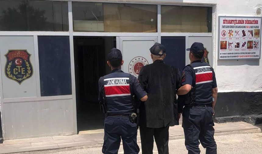 Çorum'da aranıyordu, Kırşehir'de saklanıyordu!.. JASAT'tan nokta operasyon