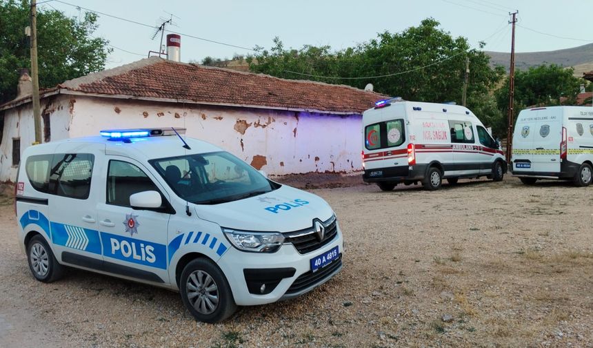 Kırşehir'de silahlı kavga kanlı bitti: 1 kişi hayatını kaybederken, 1 kişide yaralandı