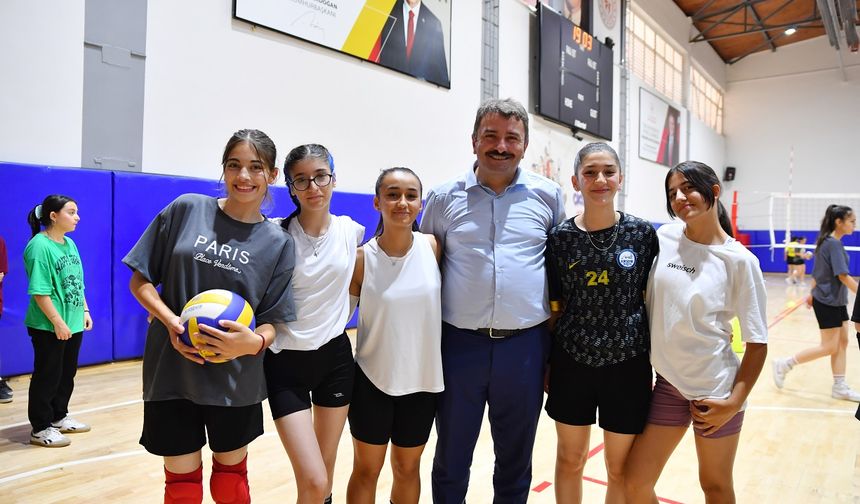 Spor İl Müdürü Çakmakçı, çalışmaları yakından takip ediyor