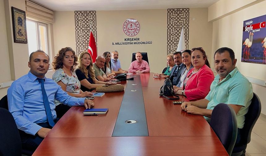Müdür Gülşen, özel okul yöneticileri ile bir araya geldi