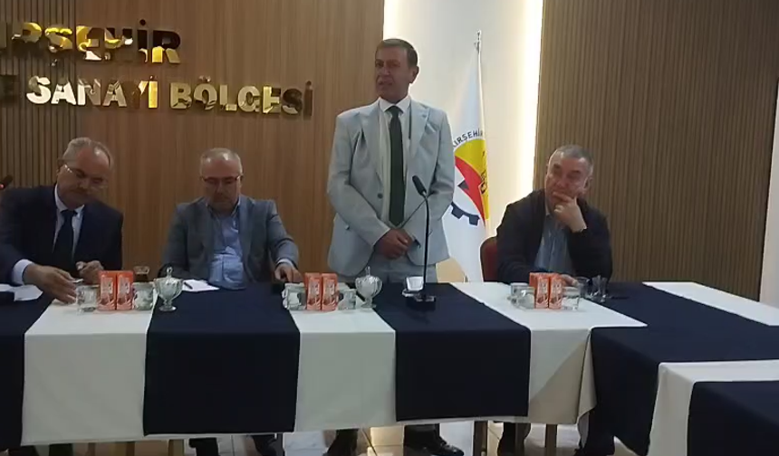 Kırşehir'de CHP’li İsmet Akpınar’dan AK Partili Vekil Necmettin Erkan ve Vali Demiryürek'e övgü