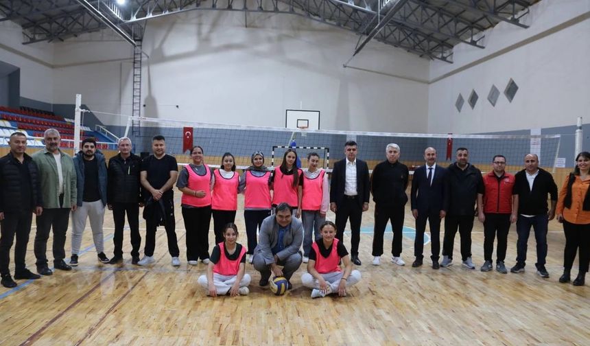 Mucur'da nesiller el ele verdi