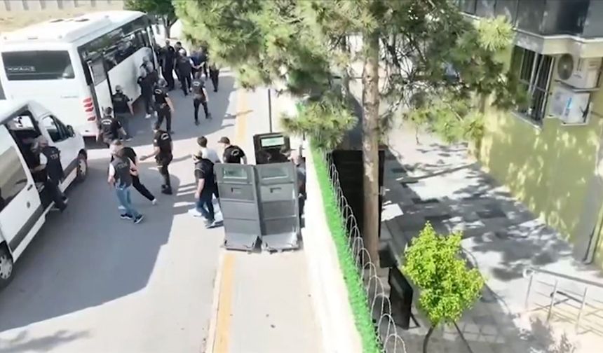 FETÖ Operasyonlarında 67 Tutuklama: 45 İlde 178 Şüpheli Yakalandı!