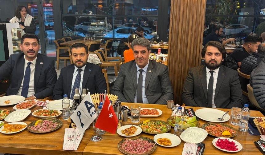 Gazetecilerle bir araya gelen Cemal Kaya: “Gazetecilik, gerçeğin peşinde yürümek ve doğruyu savunmaktır”