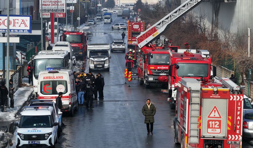 OSB'de mobilya fabrikasında çıkan yangın kontrol altına alındı