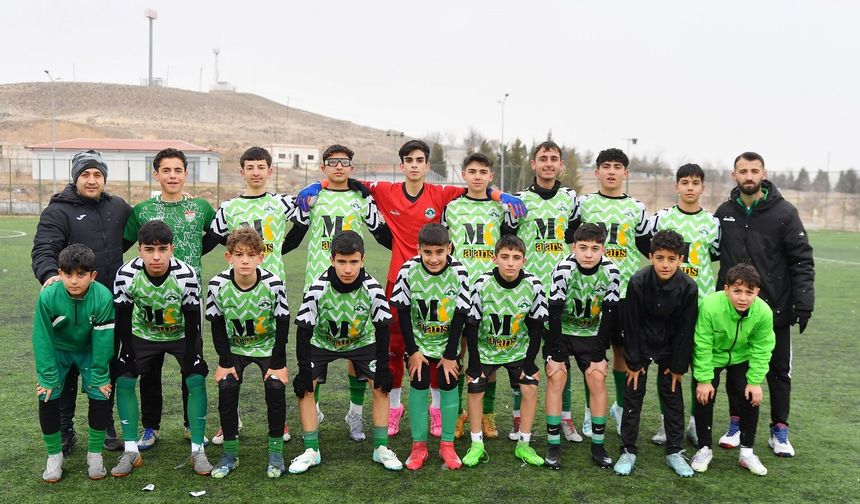 Şampiyon rahat kazandı: 2-1