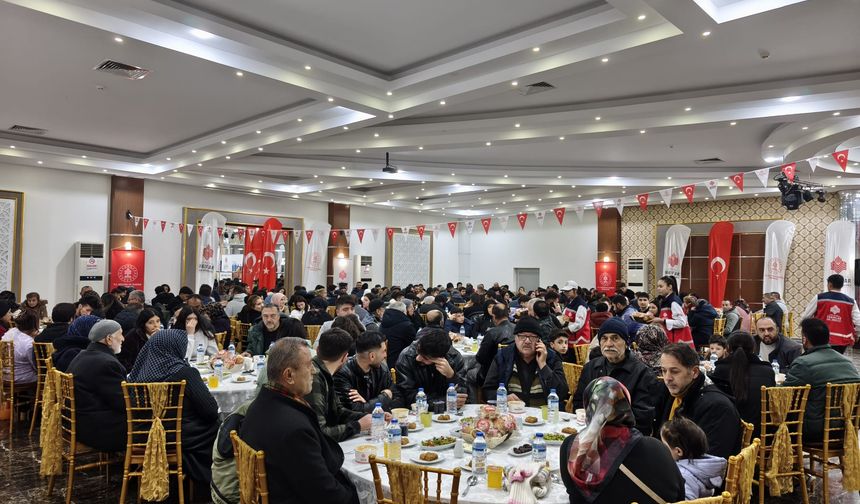 Kırşehir’de Ramazan Sofrası Kuruldu: Öğrenciler Hazırladı, 600 Kişi Katıldı