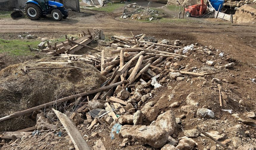 Kırşehir Çiçekli Köyü’nde çadır çöktü, 9 küçükbaş telef oldu