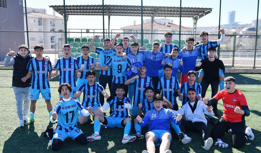 Kırşehir Meslek Lisesi, lider olarak gruptan çıktı: 2-0