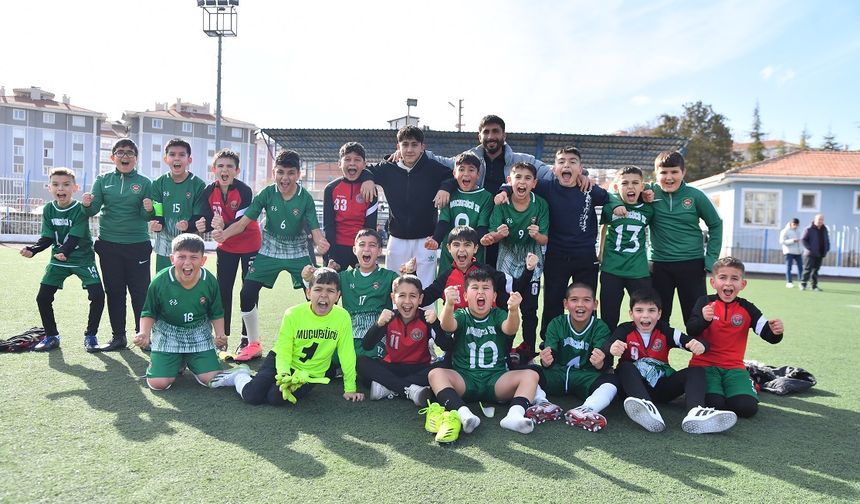 Mucurgücüspor, liderliğe yükseldi: 4-0