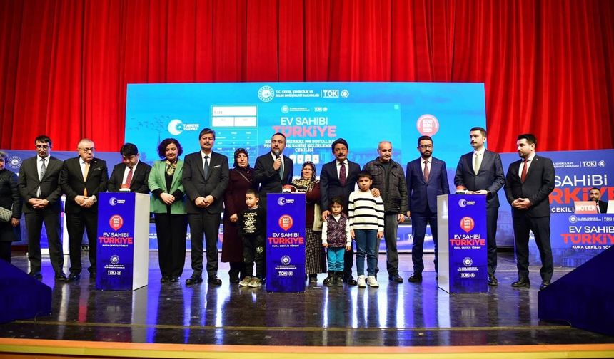 Kırşehir'de 1.633 vatandaş ev sahibi oldu