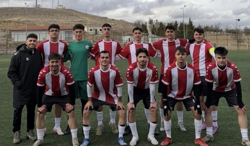 ŞAMPİYON GERİDEN GELDİ: 2-1