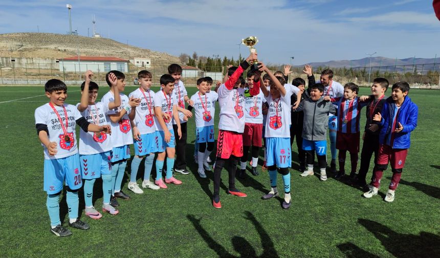 YETİŞEN YILDIZLAR U14 LİGİ’Nİ YENİLGİSİZ ŞAMPİYON TAMAMLADI