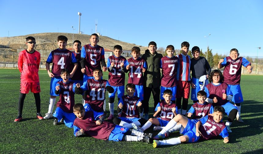 Yetişen Yıldızlar U14’te şampiyonluğunu ilan etti
