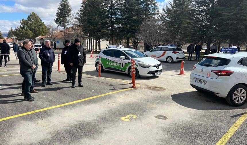 İl Millî Eğitim Müdürü Yasin Gülşen’den Direksiyon Sınavına Yerinde İnceleme