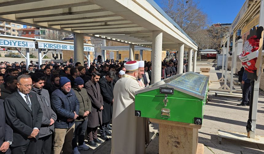 Ahmet Sefa Metin'in babası son yolculuğuna uğurlandı