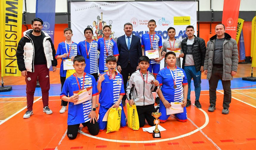 Akpınar Ortaokulu Futsalda il üçüncüsü oldu