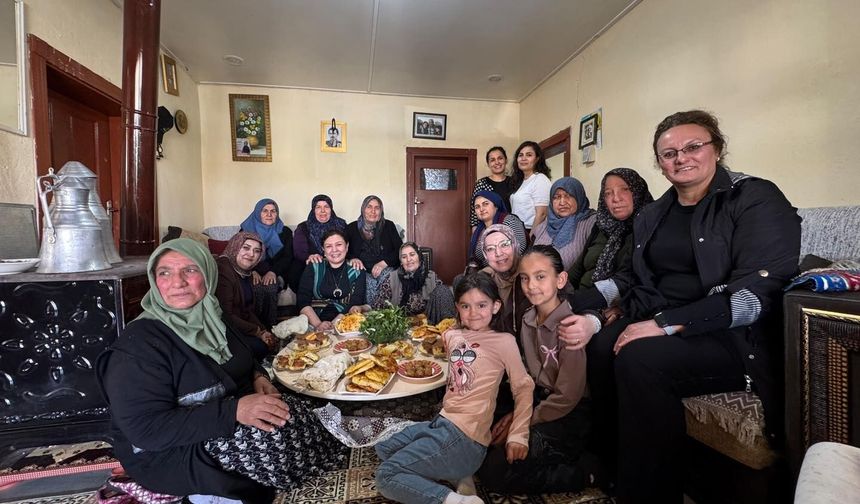 Başkan Ünsal ve ekibinden Değirmenkaşı’na gönül ziyareti