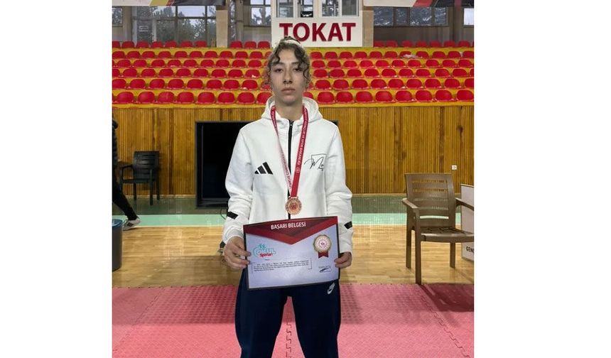 Berfin Dönmez Tokat’ta Bronz Madalya kazandı