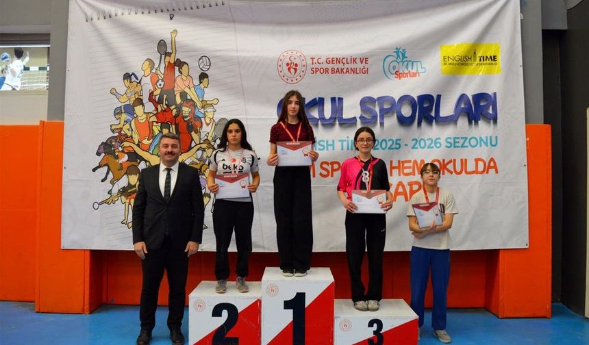 Bilekler büküldü, madalyalar sahiplerini buldu