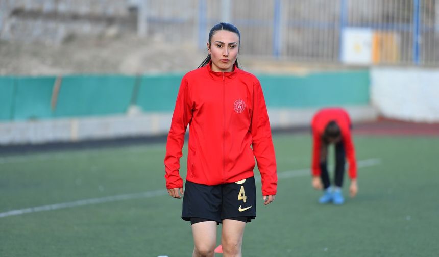 Emine Öncül: “Kırşehir halkını yanımızda görmek istiyoruz”