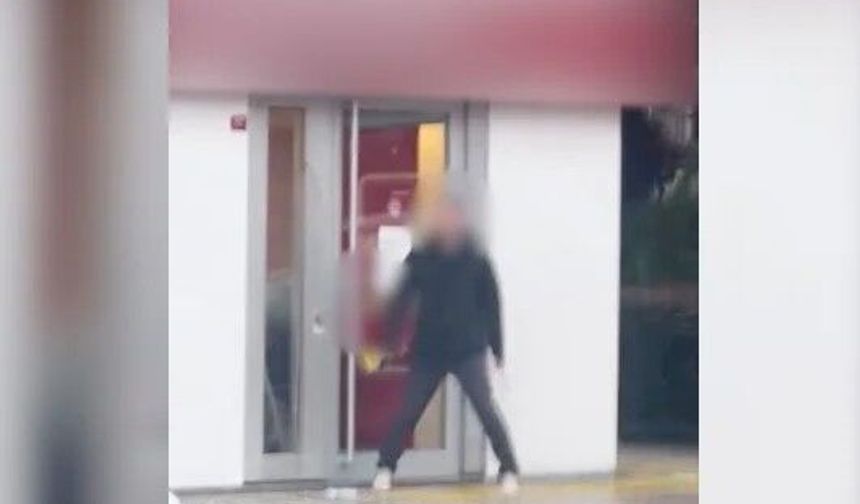 Eski Çalışan Bankayı Soymaya Kalktı, Polis Köpeğiyle Yakalandı!