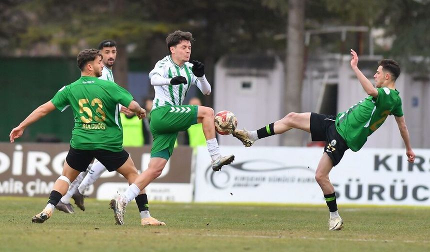 FUTBOL KISIR, SKOR: 0-0