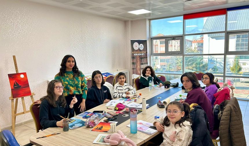 Gençlik Merkezlerinde kulüp ve atölye faaliyetleri aralıksız sürüyor