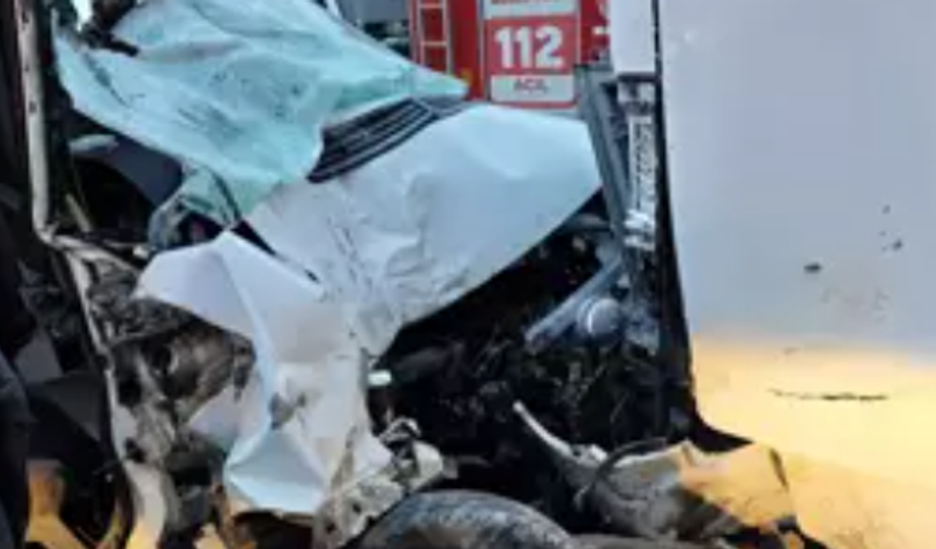 Şerit değiştirmek istedi, zincirleme kazaya yol açtı