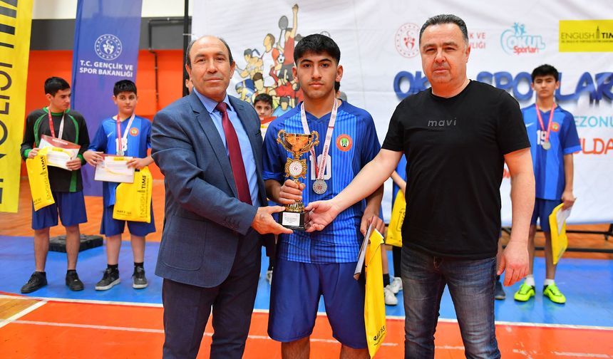 İmam Hatip Ortaokulu’ndan Futsalda büyük başarı
