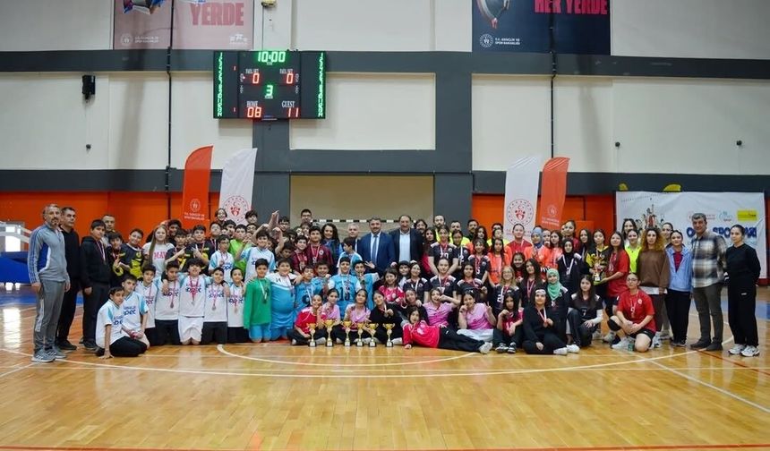 Kırşehir’de Hentbol rüzgârı esti
