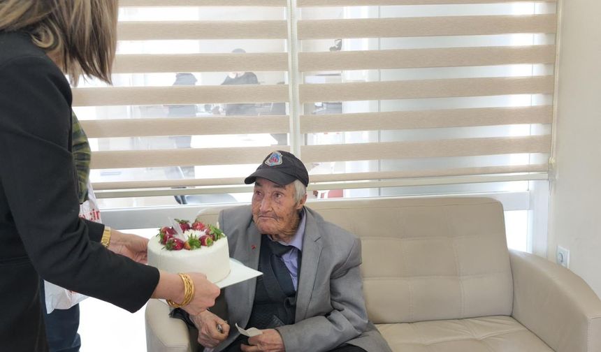 Kırşehir’de Naci Amca doğum gününde unutulmadı