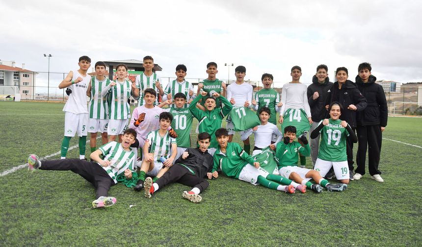 Kırşehirspor, zirve yarışındaki Karatay Belediyespor’u ağırlıyor