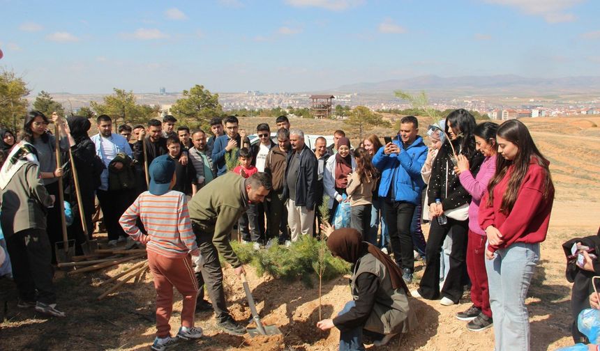 Kök salan gelecek: Kırşehir’de ağaç dikim etkinliği