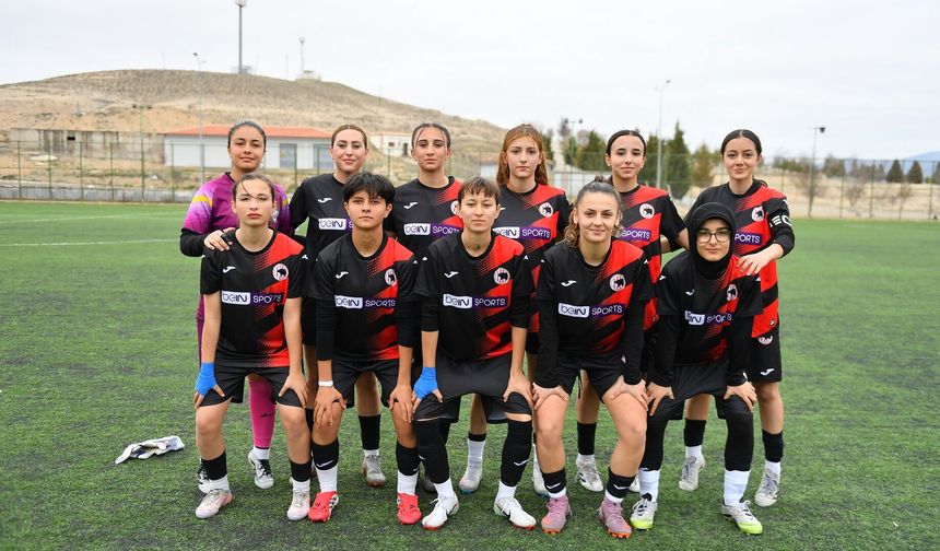 KONYA SELÇUKLU, İLK YARIDA SONUCA GİTTİ: 5-1