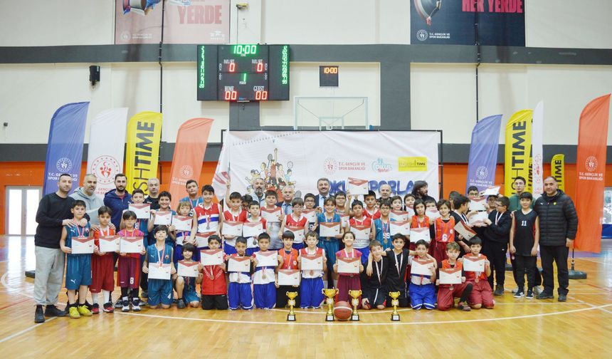 Küçük erkekler basketbol il birinciliği tamamlandı