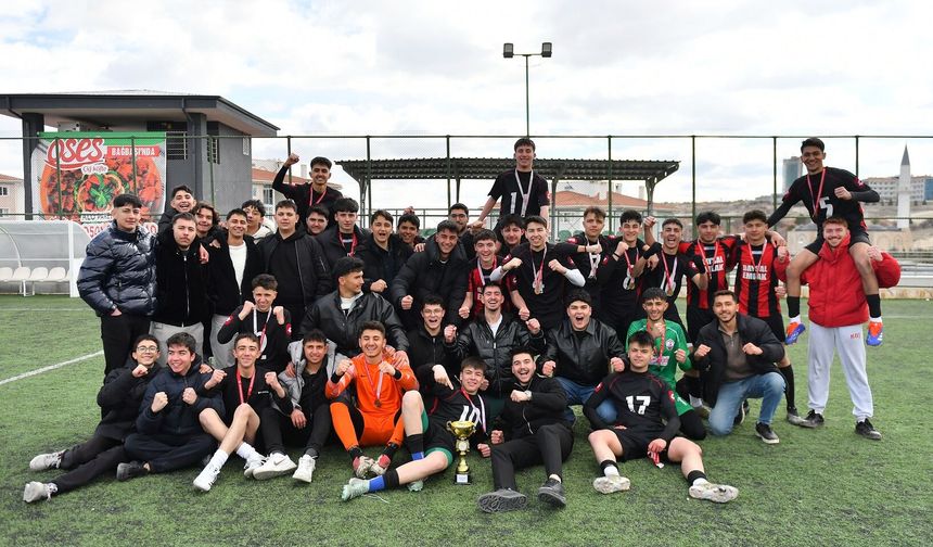 ŞAMPİYON MEHMET AKİF ERSOY LİSESİ OLDU