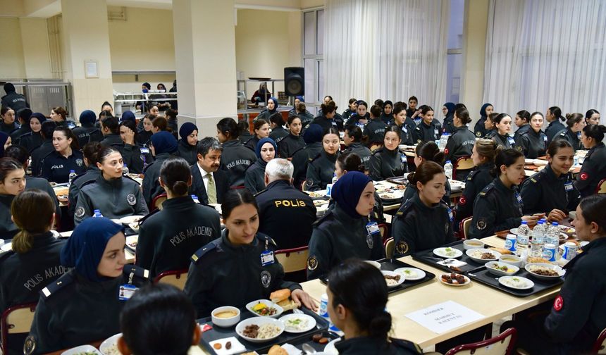 Vali Demiryürek, Geleceğin Polisleriyle İftar Sofrasında Buluştu