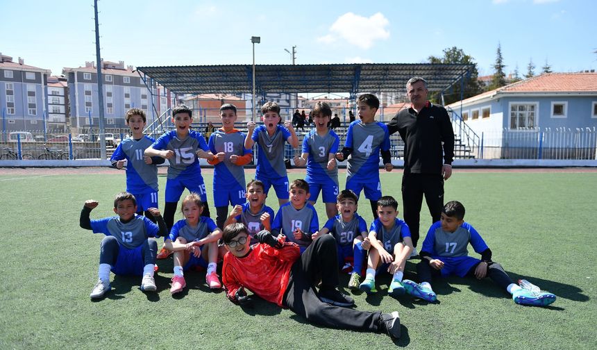 Yunus Emre, finalde: 4-0