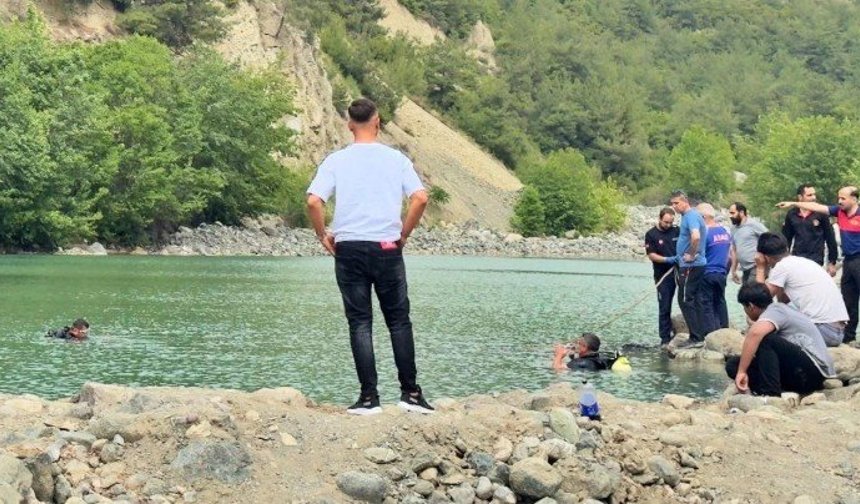 3 Yaşındaki Çocuk Dereye Düştü