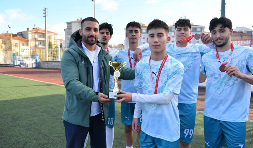 Gençlik Spor üçüncülüğü kaptı, Meslek Lisesi’nden net galibiyet