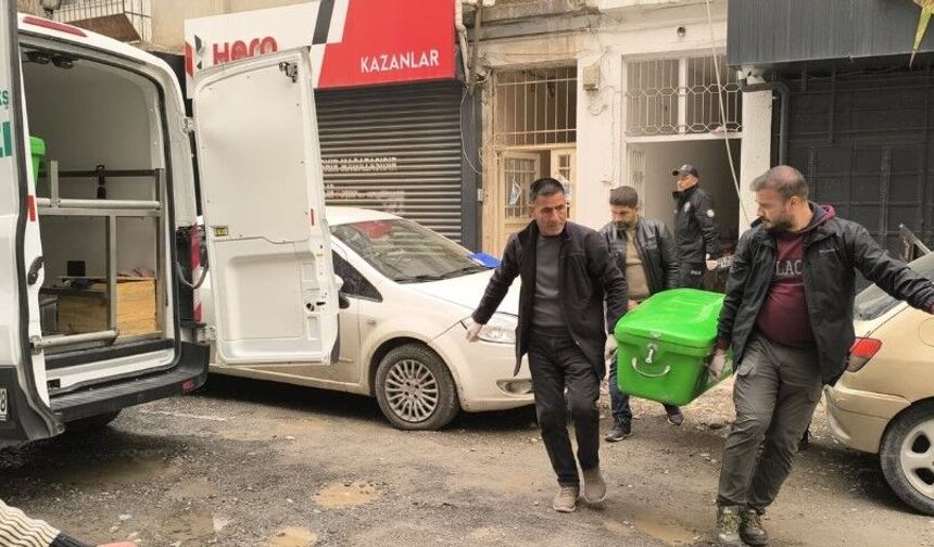 75 yaşındaki İsmail Özer evinde ölü bulundu